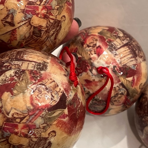VINTAGE 90’s Victorian Themed Christmas Ornaments Set of 7 Glossy Paper Mache. - Picture 3 of 16